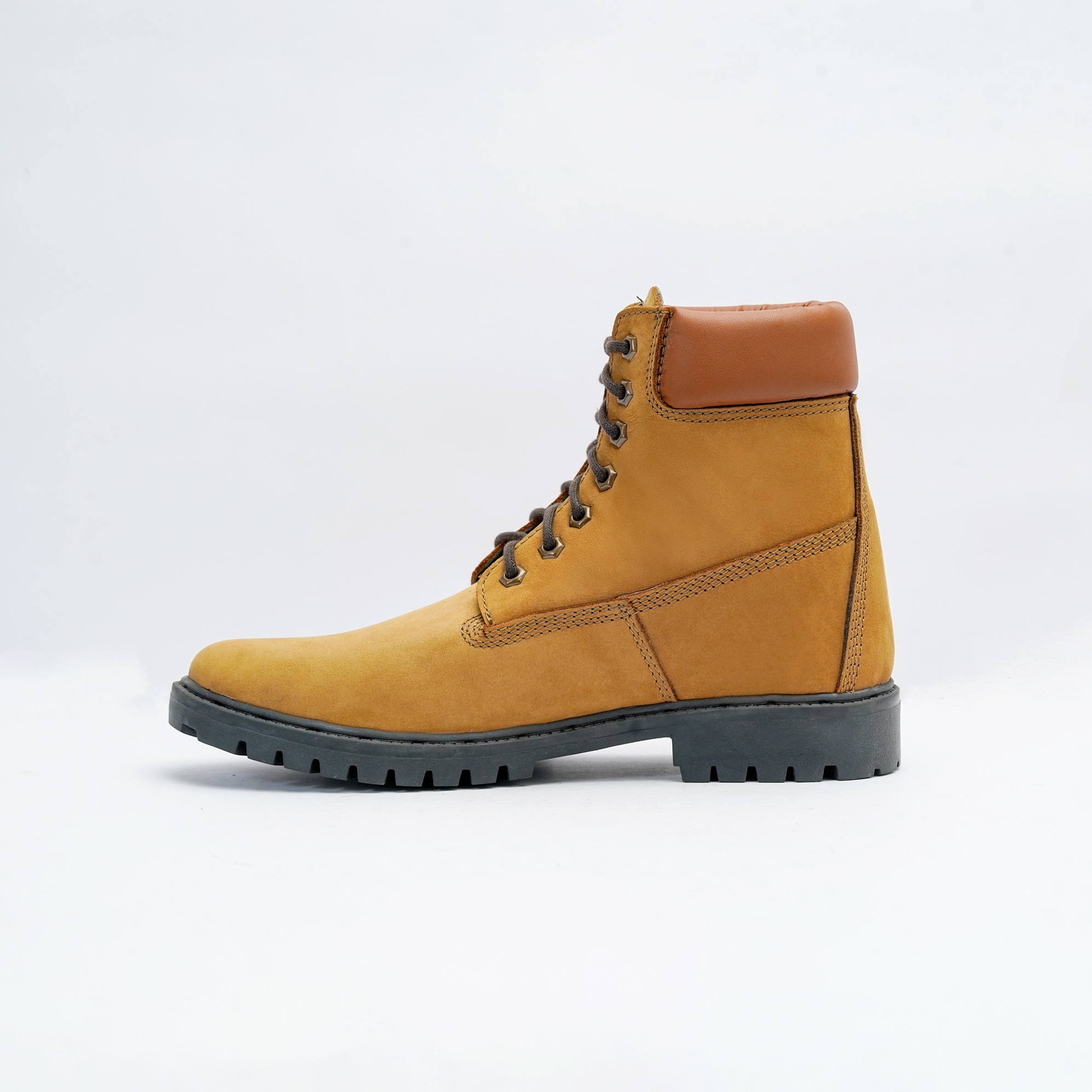 Men's Casual Lace Up High Ankle Boot with Textured Grip Image 5